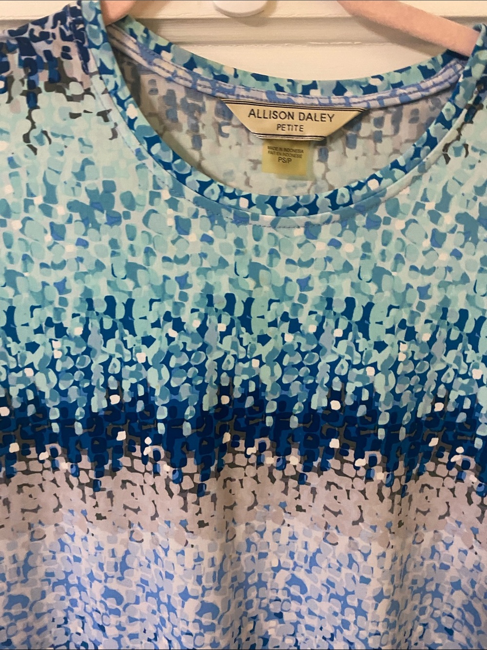 Allison Daley Blue Abstract Patterned Short Sleeve Top - Small Petite - Picture 3 of 7
